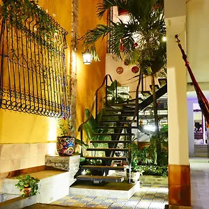 Magic Garden House Pensión Cali